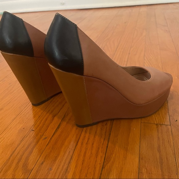 BCBG Paris Wedge Brown and Black Platform Wedges. - Picture 5 of 9